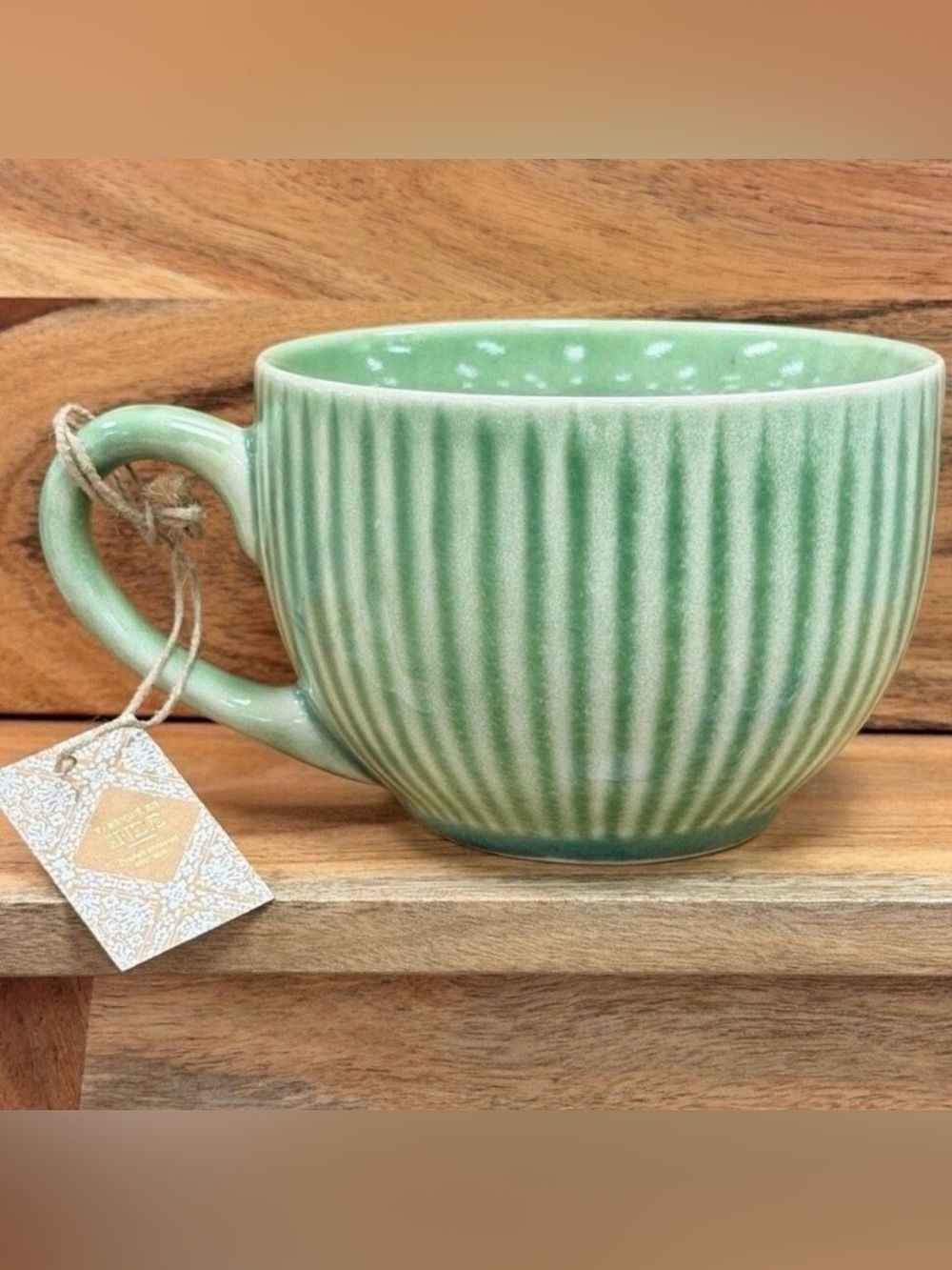 NWT Gorgeous Made in India Artisan Vibrant green ribbed Big 20 Oz. ceramic Mug